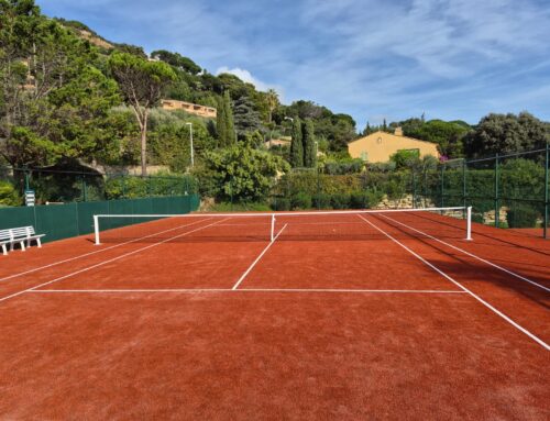 Tennis en gazon synthétique à Sainte-Maxime (83)