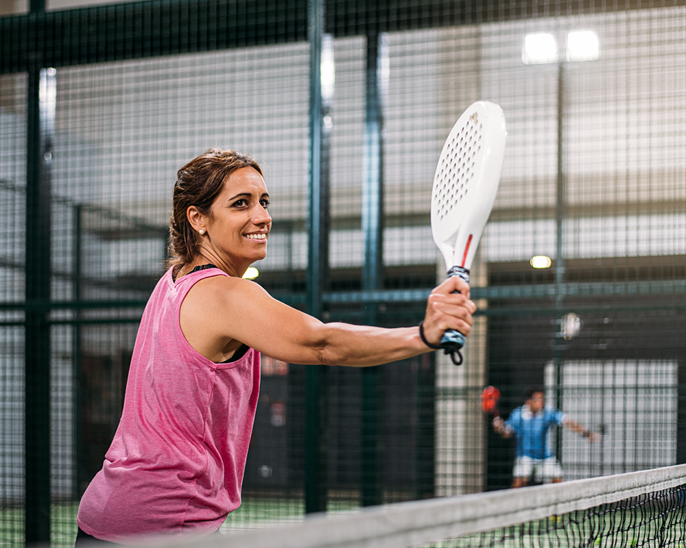 Pose d’un terrain de padel par les équipes de 3S SportSystemS