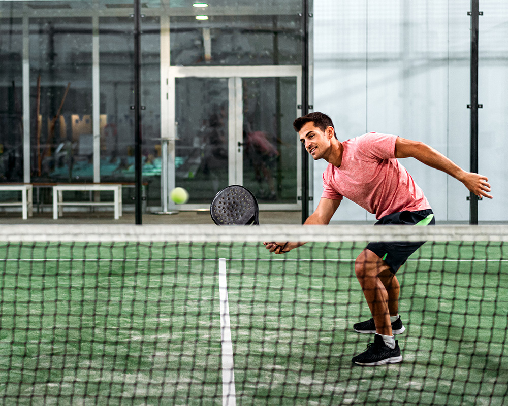 Club de padel indoor équipé de 4 terrains